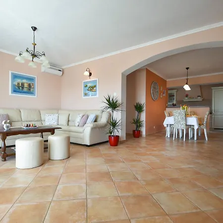 Tatil Evi Exclusive In Ilipi With Private Pool