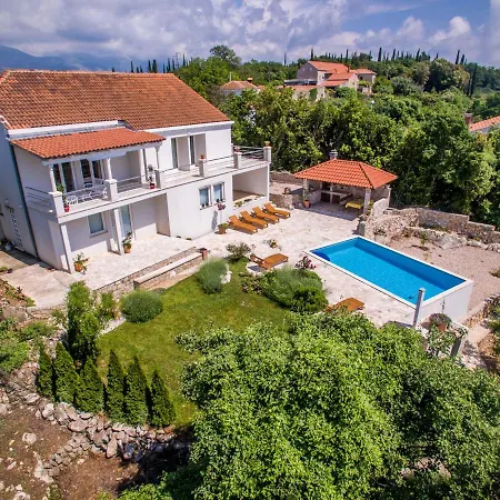Сasa de vacaciones Exclusive In Ilipi With Private Pool Čilipi