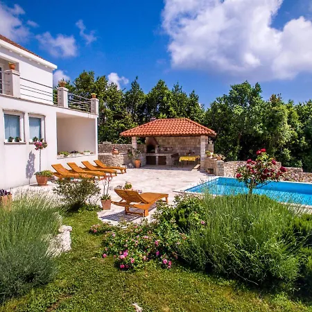 بيت للعطل Exclusive In Ilipi With Private Pool